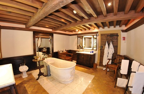 Beaujolais Pierres Dorees Hotel | Chateau de BAGNOLS