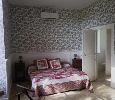 Tresnay Bed & Breakfast | CHATEAU DE CHAVANNES