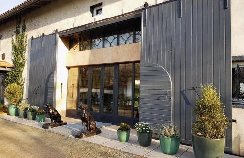 Poncins Bed & Breakfast | Chateau des Perichons