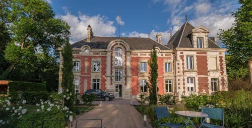 Saint-Germain-la-Campagne Bed & Breakfast | Chateau le grand bus