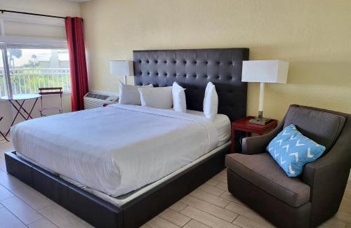 Bostroms Lower Ormond Beach Resort | Chateau Mar Beach Resort