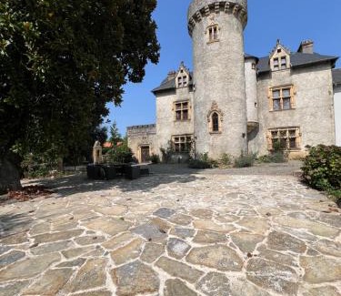 Estancarbon Bed & Breakfast | Chateau Mariande