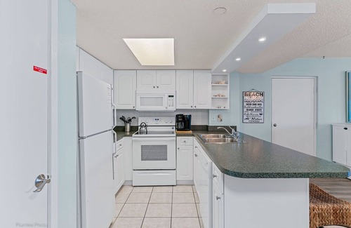 Indian Shores Condo | Chateaux 402 - GULF FRONT Condo - Vacation Dreams