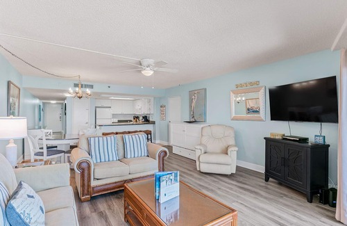 Indian Shores Condo | Chateaux 402 - GULF FRONT Condo - Vacation Dreams