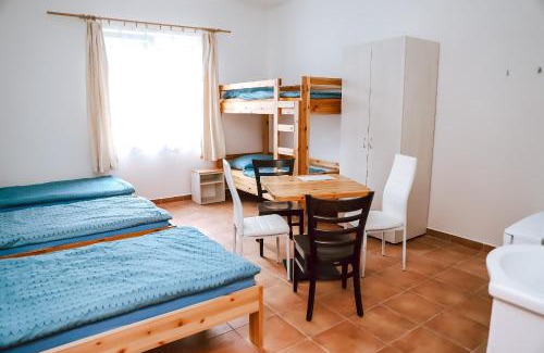 Pnovany Resort | Chaty a Apartmány Hracholusky Kemp Kosatka