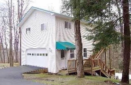 Jamestown Apartment | Chaut. Lake & Comedy Center Guesthouse