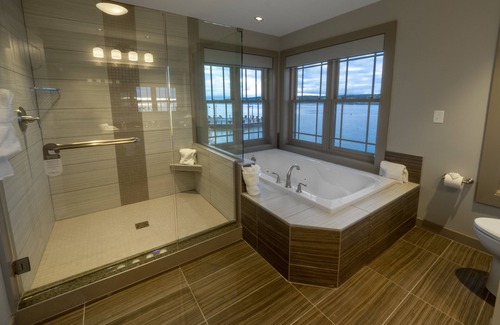 Celoron Hotel | Chautauqua Harbor Hotel - Jamestown