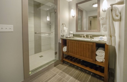 Celoron Hotel | Chautauqua Harbor Hotel - Jamestown