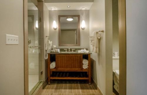 Celoron Hotel | Chautauqua Harbor Hotel - Jamestown