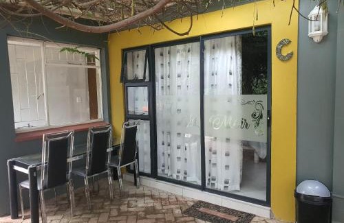 Universitas House | Che La Moir Guesthouse