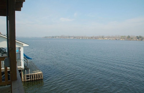 Oscar Cottage | Cheap rates on False River! Summer dates available!