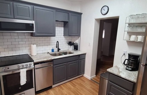 Lewiston House | Cheerful 2 bedroom home with indoor fireplace.