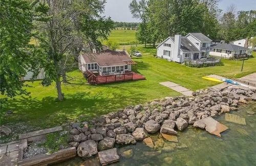 Kent House | Cheerful 2 Bedroom home on Lake Ontario