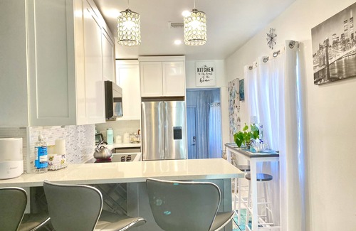 Lake Worth House | Cheerful 2x2, Jet Tub & Sleep Number bed, Lake Worth Beach.