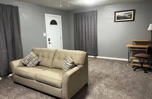 Tokio House | Cheerful, 3 bedroom house, free parking