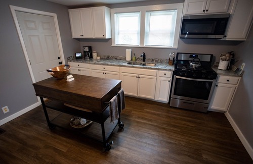 Roanoke House | Cheerful 3-Bedroom Home on the Hill