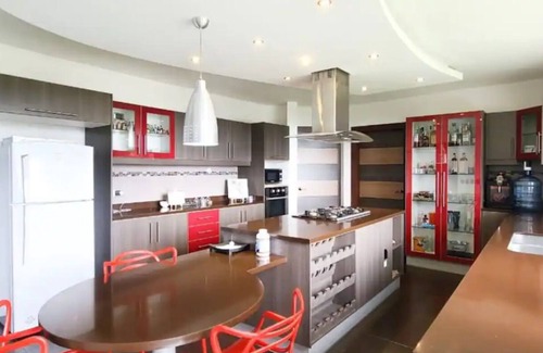 Nayon House | Cheerful 3 bedroom house in Quito - Cumbayánn