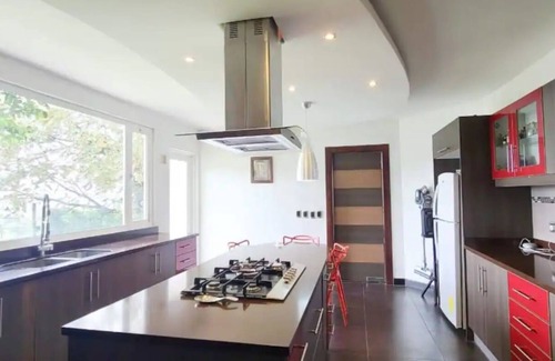 Nayon House | Cheerful 3 bedroom house in Quito - Cumbayánn