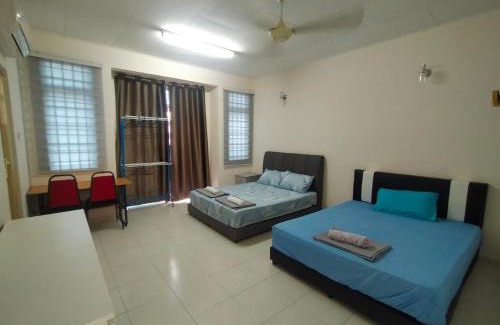Sungai Puyu House | Cheerful 3-Bedroom Residential Home with Free WIFI