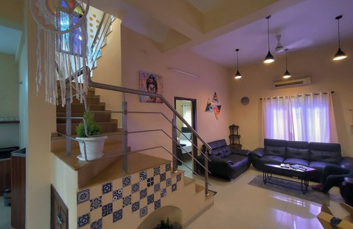 Nagoa Villa | Cheerful 3 bedroom villa with swimming pool