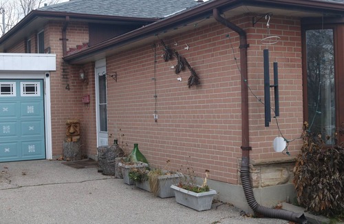 Mount Pleasant House | Cheerful 3BR & 1.5BA bungalow with free parking close to Airport