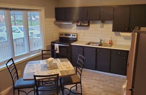 Mount Pleasant House | Cheerful 4 Bedroom Home w/Free Driveway Parking