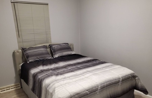 Mount Pleasant House | Cheerful 4 Bedroom Home w/Free Driveway Parking