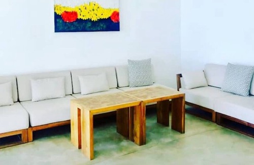 Hettimulla Bed & Breakfast | Cheerful beachside villa in tropical paradise