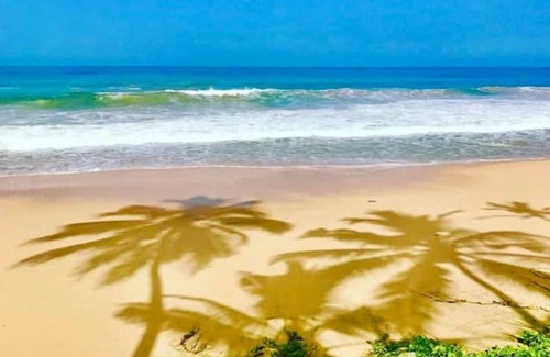 Hettimulla Bed & Breakfast | Cheerful beachside villa in tropical paradise