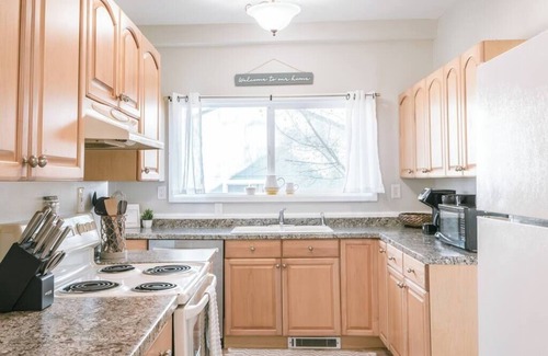 Corvallis House | Cheerful Bungalow in Corvallis