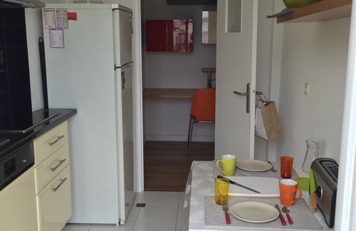 Thiers Apartment | Cheerful Centrally Located Modern Apartment