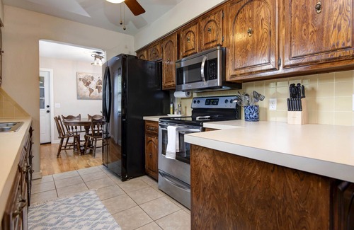 Republic House | Cheerful, Chemical-Free 3-Bedroom Home