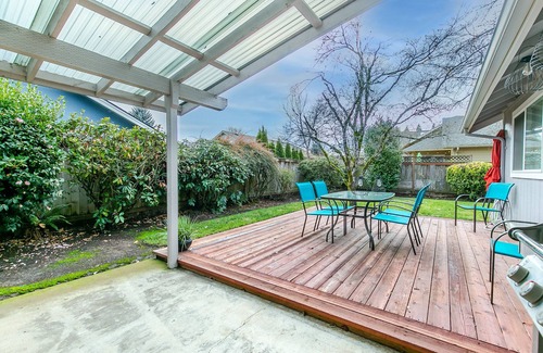 Central Oregon House | Cheerful, Comfortable and Convenient 3 Bedroom Home