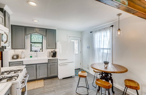 Chestnut House | Cheerful & Cozy East Austin Home Close to DT!