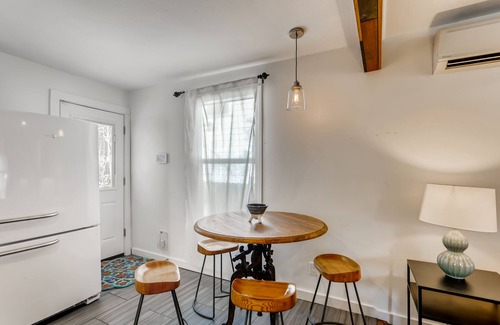 Chestnut House | Cheerful & Cozy East Austin Home Close to DT!