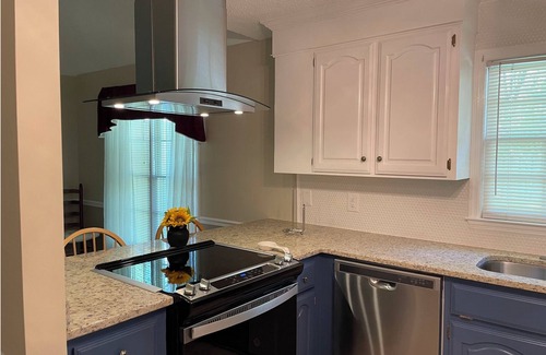 Harbison House | Cheerful & Spacious 3 Bedroom Home
