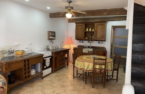 Quillan House | Cheerful, Traditional 3 bedroom house