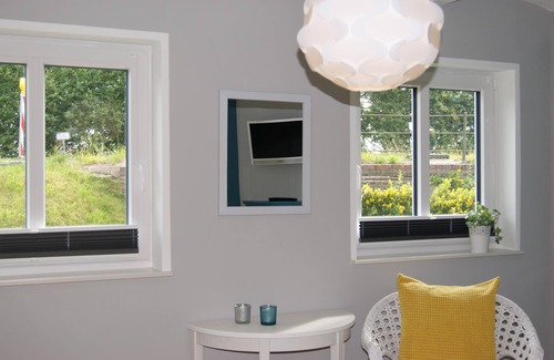 Galmsbull Apartment | Cheese room - thatched roof house, garden, sauna, close to the beach