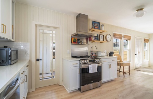 Chelan House | Chelan Avenue