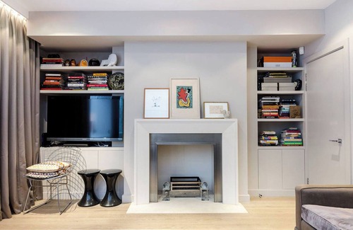Chelsea Apartment | Chelsea Charm in Historic London Neighbourhood, with all Mod Cons!