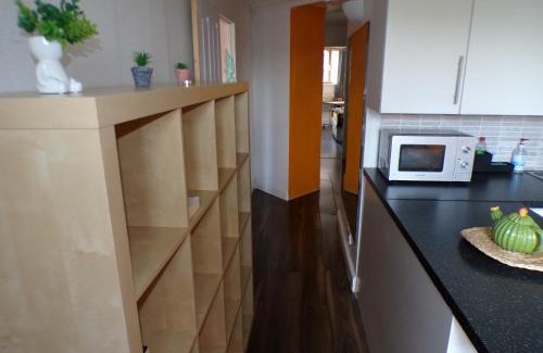 Chelsea Riverside Apartment | Chelsea - Orange Apartment - Central London