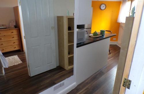 Chelsea Riverside Apartment | Chelsea - Orange Apartment - Central London