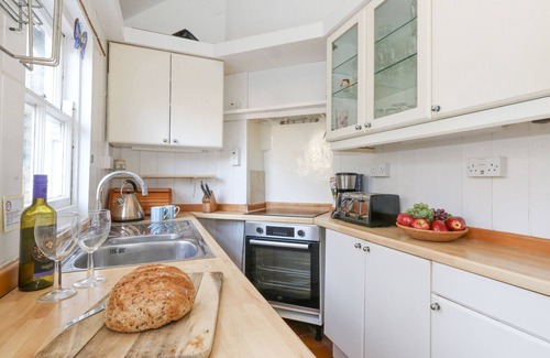 Osmington Mills Cottage | CHENIES, pet friendly, character holiday cottage in Preston