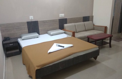 Koyambedu House | Chennai guest house