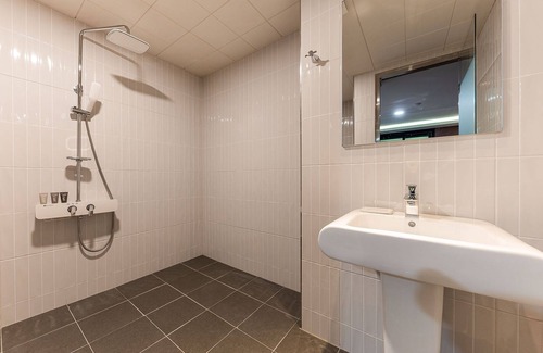 Cheonan Hotel | Cheonan St179 Hotel