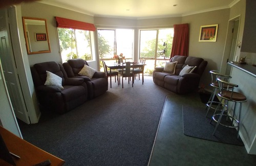Te Awamutu House | Cherry Tree Lane Accommodation, Quiet location bordered by farmland.