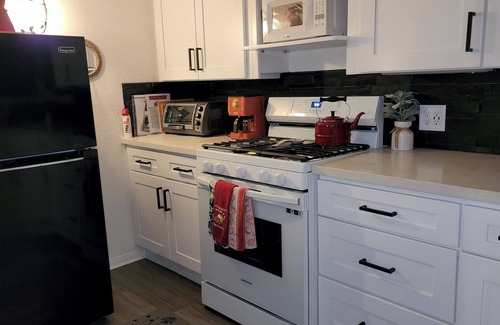 Cherry Valley Cottage | Cherry Valley Studio Guest Cottage