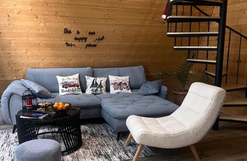 Ohanavan House | Cherryhouse
