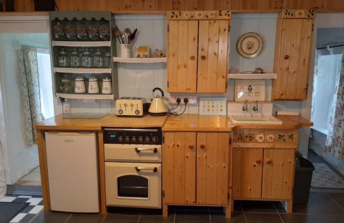 Ballyliffin Cottage | CherryTreeCottage - Cosy 19thCentury/Pet Friendly