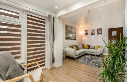 Scarborough House | Cherrytrees